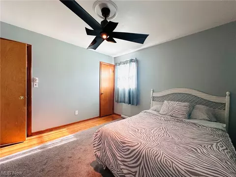 Bedroom - 1402 Old Frg, Niles, OH 44446 photo 5 of 11