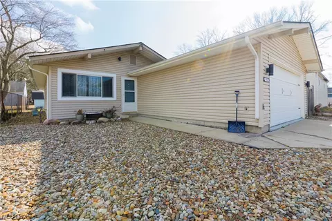 9941 Bryant Dr, Columbia Station, OH 44028