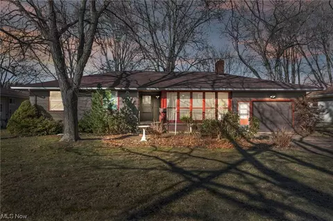 39568 Carol Ln, Elyria, OH 44035