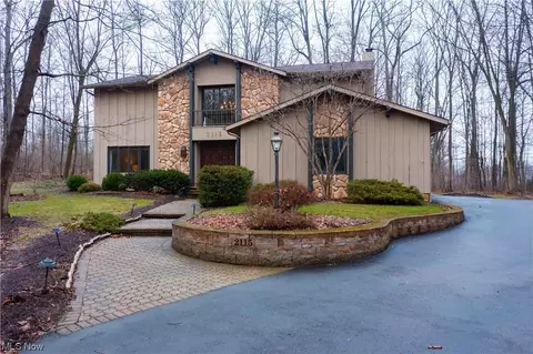 2115 Galilee Oval, Hinckley, OH 44233