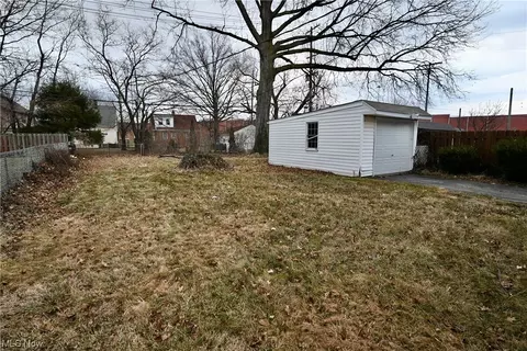 Exterior - 937 E 237th St, Euclid, OH 44123 photo 8 of 10