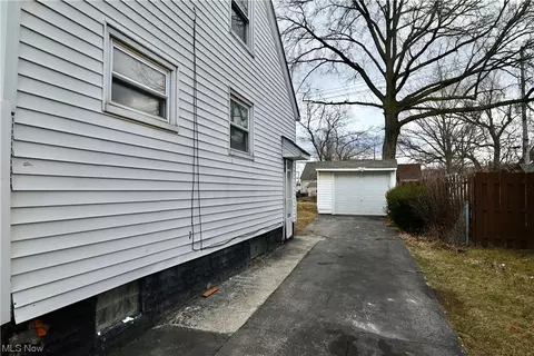Exterior - 937 E 237th St, Euclid, OH 44123 photo 5 of 10
