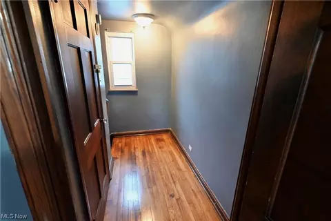 Entry Way - 937 E 237th St, Euclid, OH 44123 photo 4 of 5