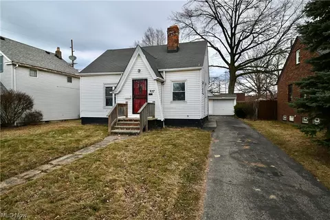 Exterior - 937 E 237th St, Euclid, OH 44123 photo 2 of 10