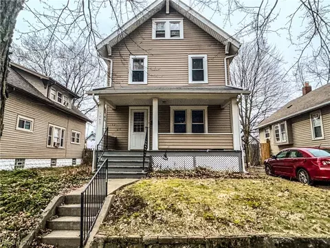 1040 Neptune, Akron, OH 44301