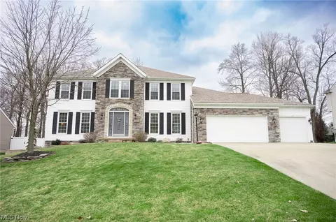 1141 Corsham Cir, Akron, OH 44312