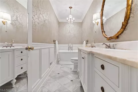 Bath - 2655 Glenmont Rd NW, Canton, OH 44708 photo 2 of 5