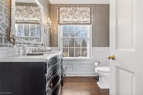 Bath - 2655 Glenmont Rd NW, Canton, OH 44708 photo 1 of 5