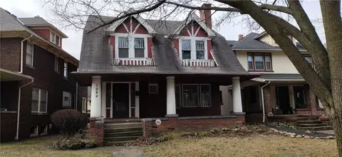1084 Parkside Rd, Cleveland, OH 44108