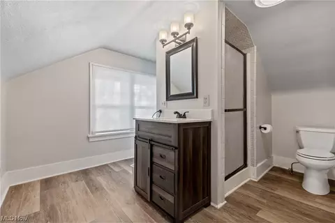 Bath - 1069 Reed Ave, Akron, OH 44306 photo 2 of 2