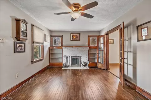 Living - 1069 Reed Ave, Akron, OH 44306 photo 2 of 2