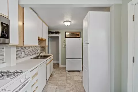 Kitchen - 1069 Reed Ave, Akron, OH 44306 photo 2 of 4