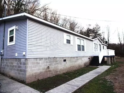 2151 Legg Fork Rd, Sissonville, WV 25320