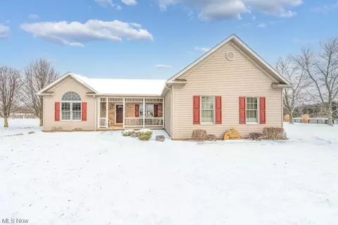 9070 Allen Dr NE, Alliance, OH 44601