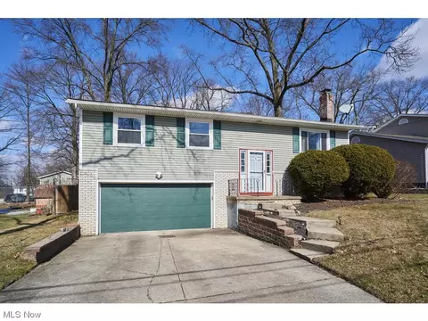 366 Tammery Dr, Tallmadge, OH 44278