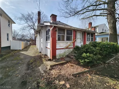 798 Clifford Ave, Akron, OH 44306