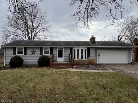 3320 Diamond St NE, Canton, OH 44721