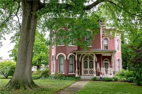 521 N Wooster Ave, Dover, OH 44622