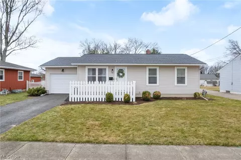 104 West Ave, Mogadore, OH 44260