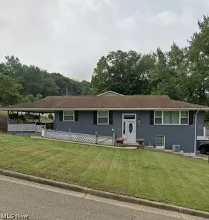 1865 Kenilworth, Coshocton, OH 43812