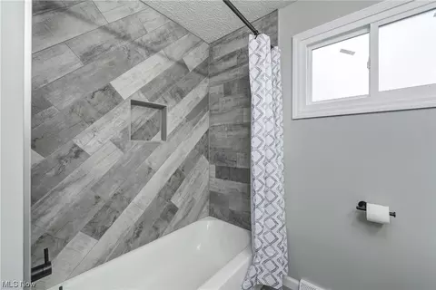 Bath - 3815 Ivanhoe, Lorain, OH 44053 photo 2 of 5