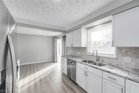 Kitchen - 3815 Ivanhoe, Lorain, OH 44053 photo 6 of 7