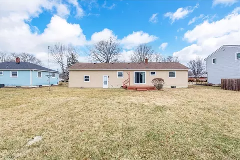 Exterior - 3815 Ivanhoe, Lorain, OH 44053 photo 10 of 14