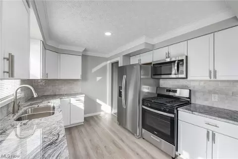 Kitchen - 3815 Ivanhoe, Lorain, OH 44053 photo 5 of 7