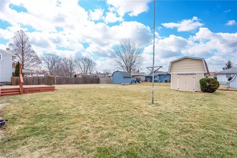 Exterior - 3815 Ivanhoe, Lorain, OH 44053 photo 9 of 14