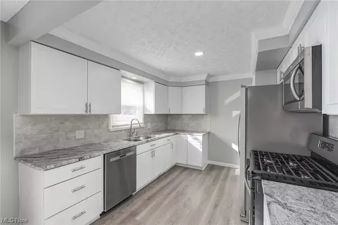 Kitchen - 3815 Ivanhoe, Lorain, OH 44053 photo 4 of 7