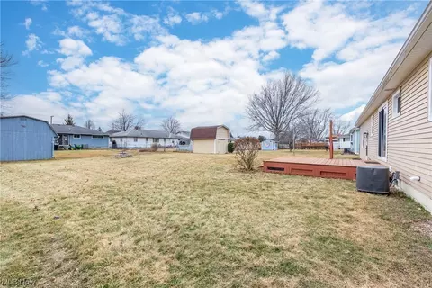 Exterior - 3815 Ivanhoe, Lorain, OH 44053 photo 13 of 14