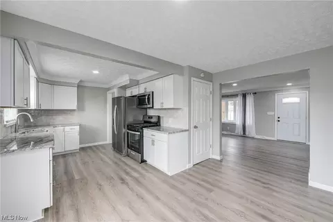 Kitchen - 3815 Ivanhoe, Lorain, OH 44053 photo 2 of 7