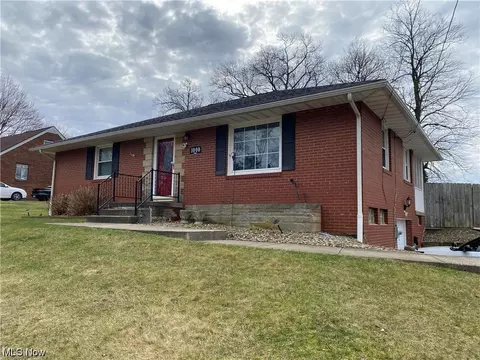 1000 21st St NE, Canton, OH 44714