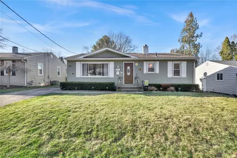 1090 Terrell Dr, Akron, OH 44313