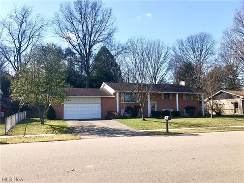 1192 Larkin SW, New Philadelphia, OH 44663