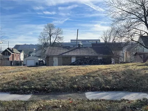 Vine Sw, Canton, OH 44706