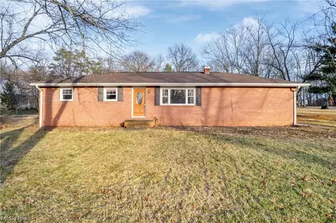 6700 Northlawn Ave NE, Louisville, OH 44641