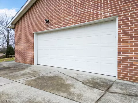 Exterior - 531 Overdale Ave NW, Canton, OH 44708 photo 8 of 12