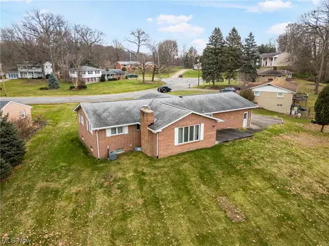 Exterior - 531 Overdale Ave NW, Canton, OH 44708 photo 11 of 12