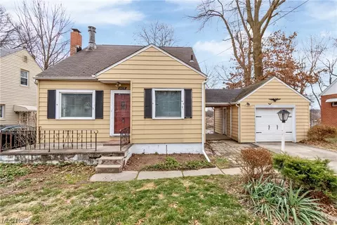 1453 Burkhardt Ave, Akron, OH 44301