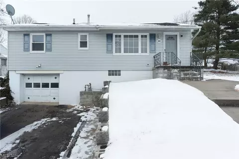 2590 Nesmith Lk, Akron, OH 44314
