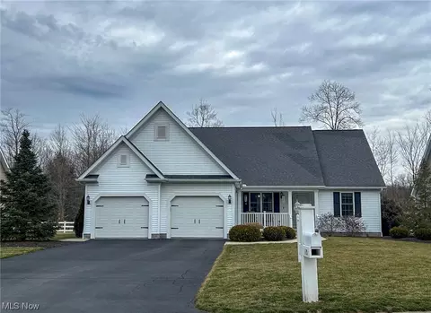 110 Kingston Ct, Warren, OH 44484