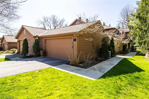 20 Sherwood Ct, Beachwood, OH 44122