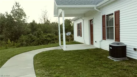 16460 Cottonwood Pl, Middlefield, OH 44062