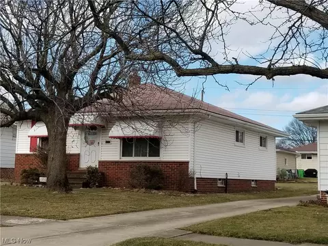12509 Oakview Blvd, Garfield Heights, OH 44125