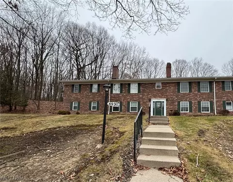 6930 Carriage Hl #102, Brecksville, OH 44141