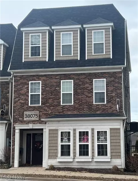38075 Euclid Ave #2, Willoughby, OH 44094