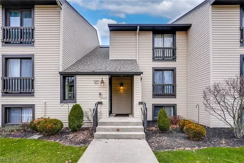 6320 Greenwood #502, Northfield, OH 44067