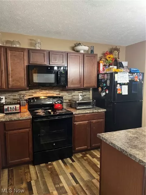 Kitchen - 280 Emily, Madison, OH 44057 photo 4 of 7