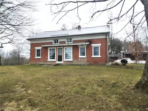 180 S 3rd, West Farmington, OH 44491